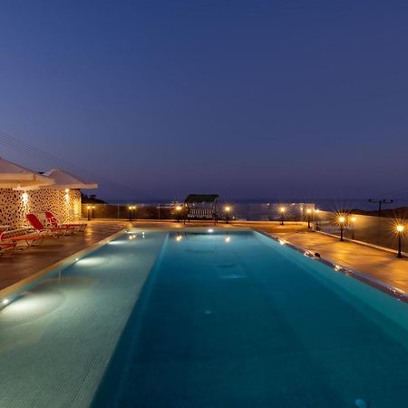 Villa Ostrich Тира Экстерьер фото
